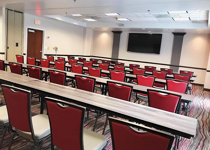 Ramada By Wyndham Suites Orlando Airport- Free Airport Shuttle